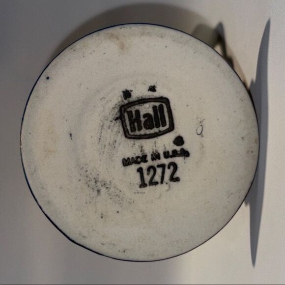 Modern Cream and Black Dining Mugs - Picture 7 of 7